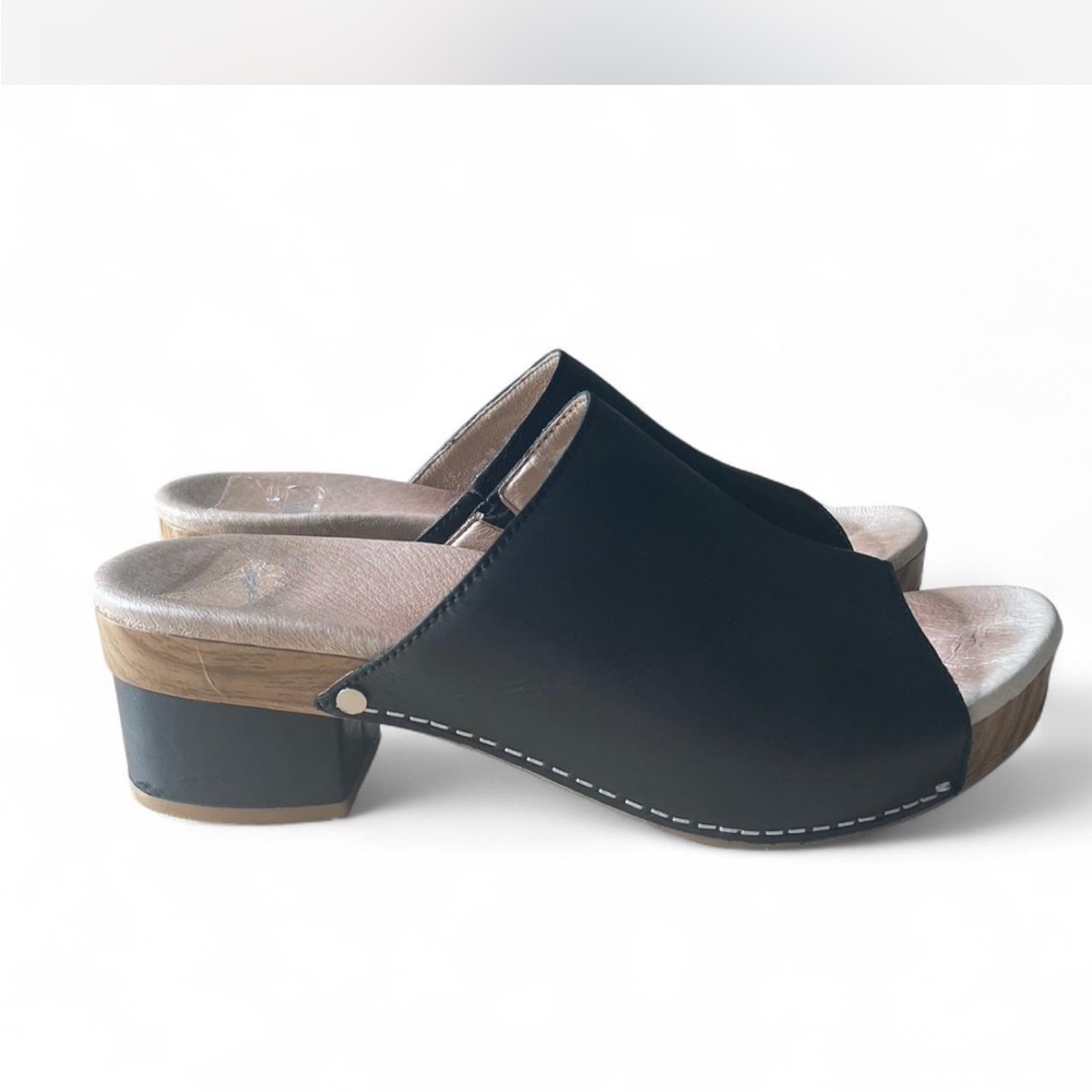 Dansko Black Maci Leather Clogs size 38